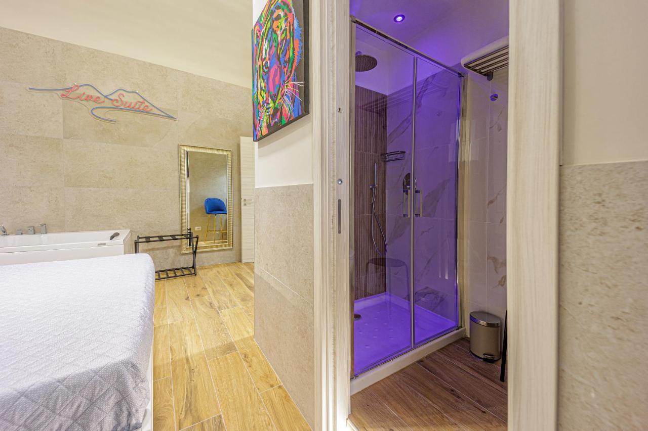 Live Suite Napoli ภายนอก รูปภาพ