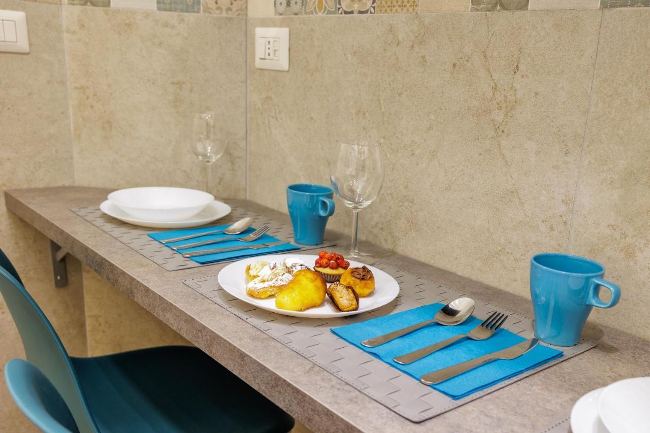 Live Suite Napoli ภายนอก รูปภาพ