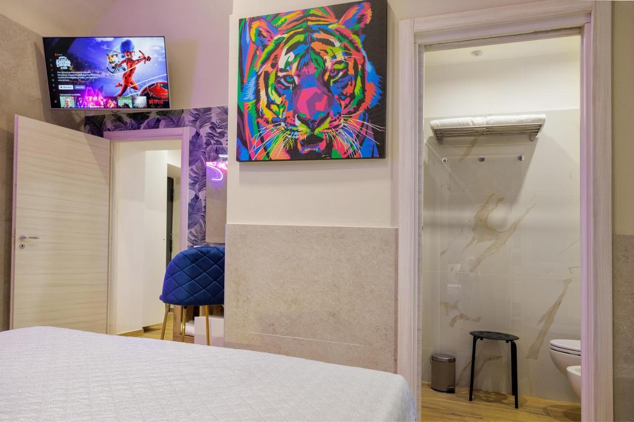Live Suite Napoli ภายนอก รูปภาพ