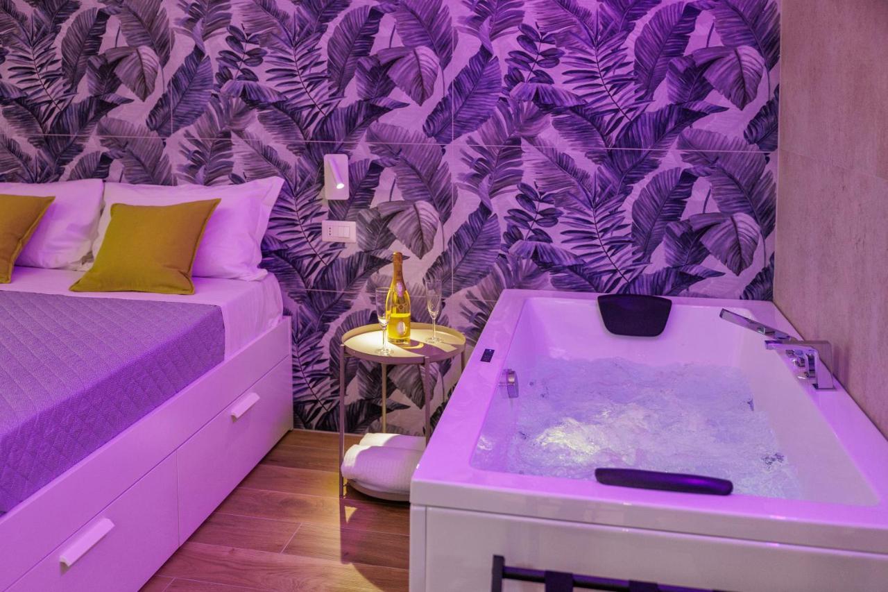 Live Suite Napoli ภายนอก รูปภาพ