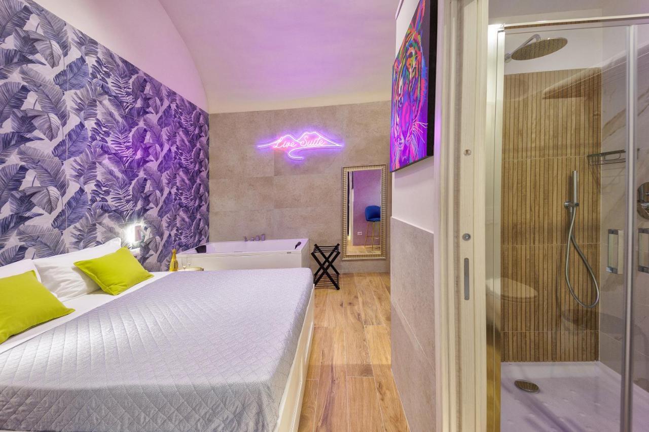 Live Suite Napoli ภายนอก รูปภาพ
